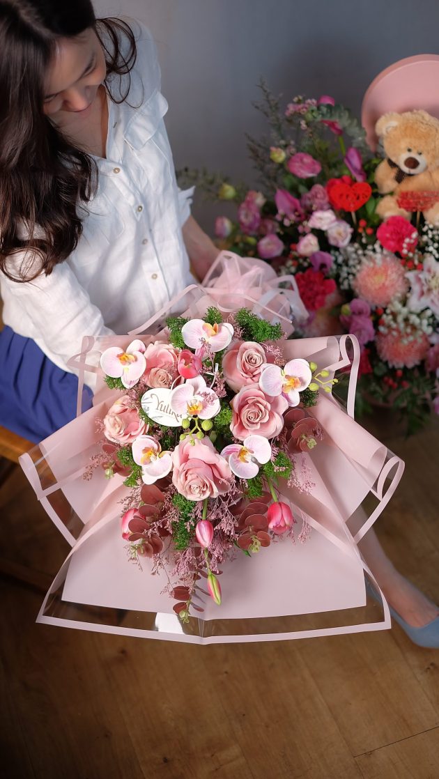 Yulika Florist Flower Bouquet Valentine V31