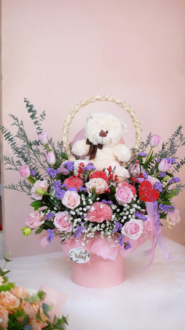 Yulika Florist Flower Box Valentine V22