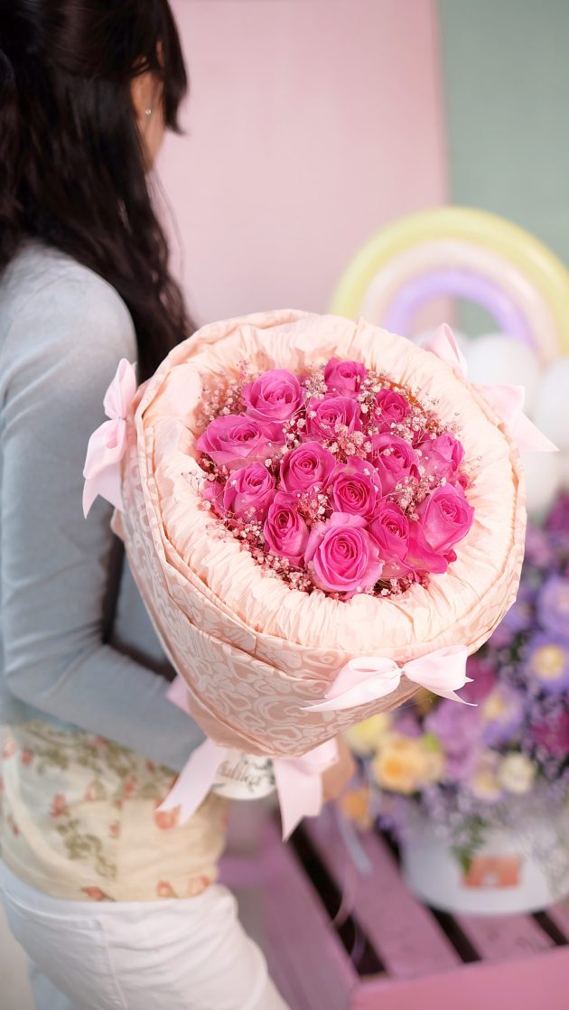 Yulika Florist Flower Bouquet Valentine V12