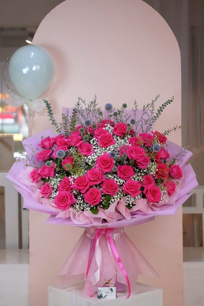 Yulika Florist Flower Bouquet Valentine V13