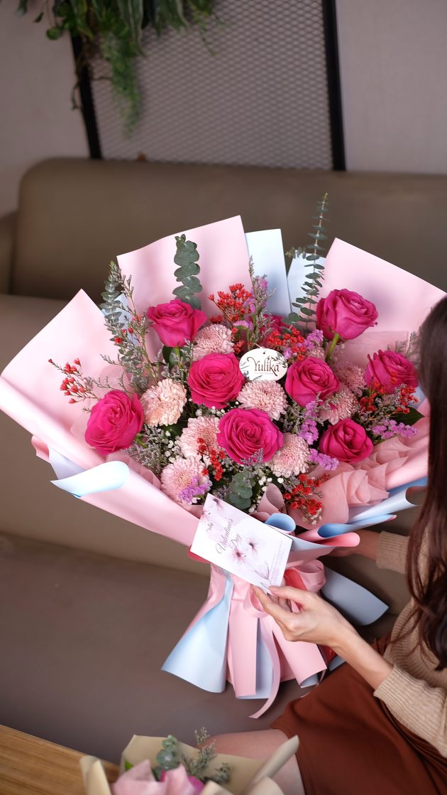 Yulika Florist Flower Bouquet Valentine V34