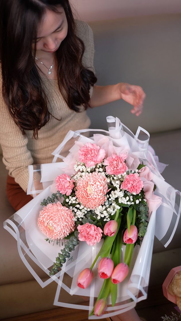 Yulika Florist Flower Bouquet Valentine V33