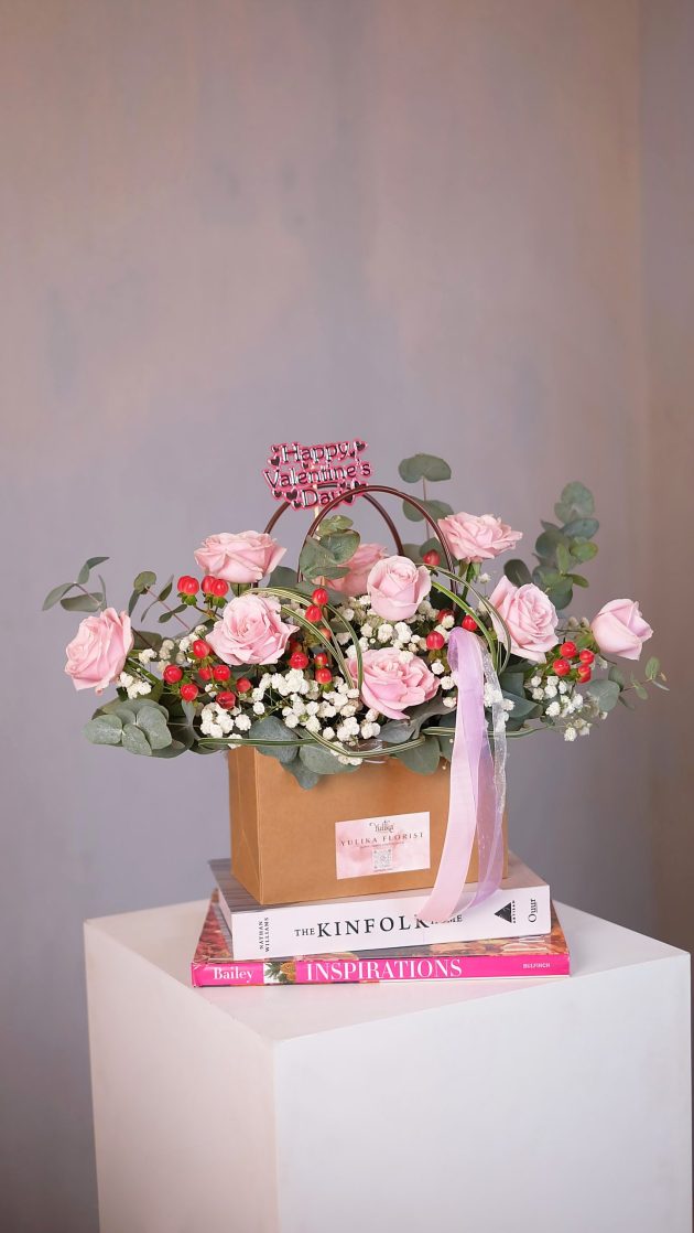 Yulika Florist Flower Box Valentine V17