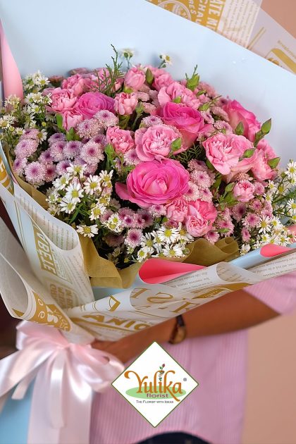 Amara Pink Rose – Romantic pink roses with lilac mums and daisies | Yulika Florist Jakarta