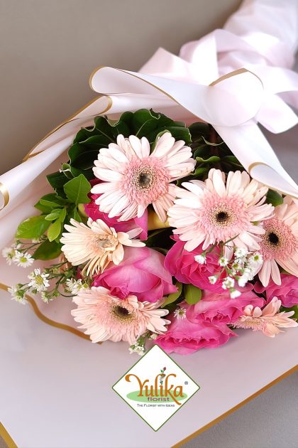 Jolie Pink Gerbera – Pink gerberas and roses in elegant white wrap | Yulika Florist Jakarta