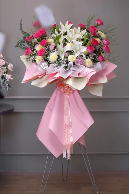 Bellamy Pink Rose – Standing flower hot pink roses and white lilies | Yulika Florist Jakarta